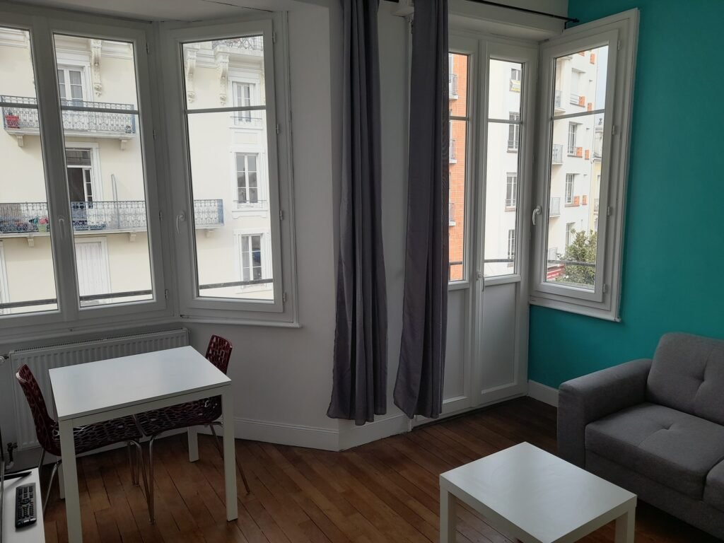 salon appartement vichy