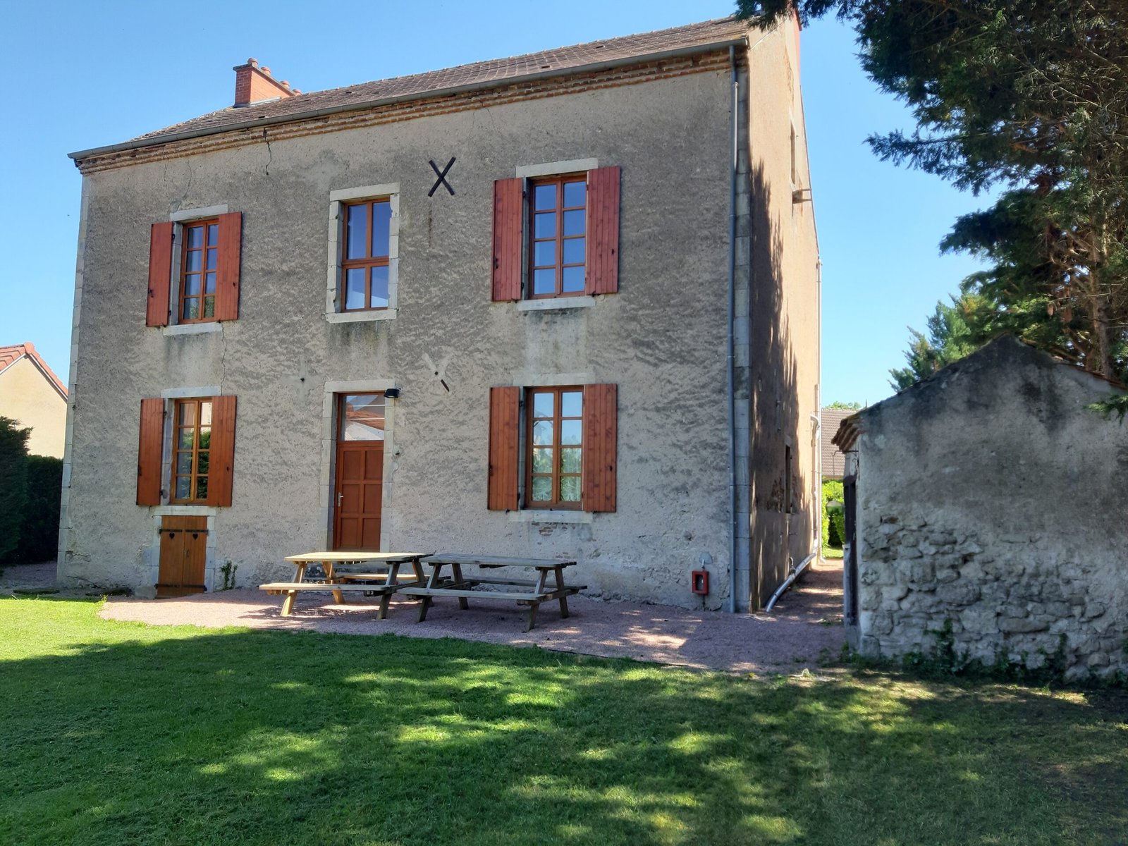 terrasse gite de l arnaison vichy